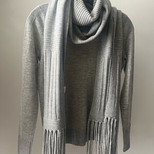 Worth Heather Gray Turtleneck Sweater with Fringe Scarf